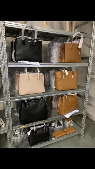 Stock borse MICHAEL KORS