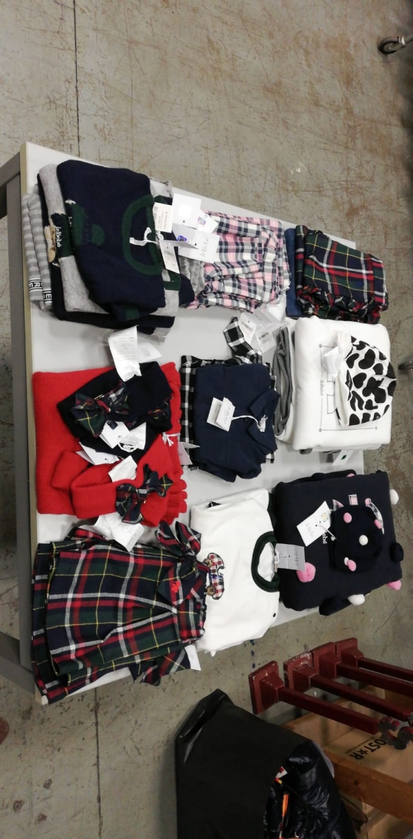 lotto abbigliamento bambino LE BEBE'