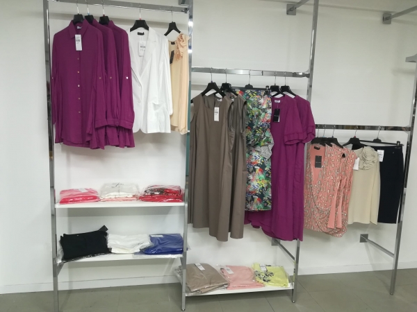 Stock abbigliamento donna taglie comode firmato Krizia P/E