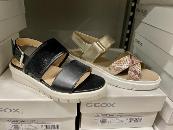 stock calzature estive donna firmate Geox