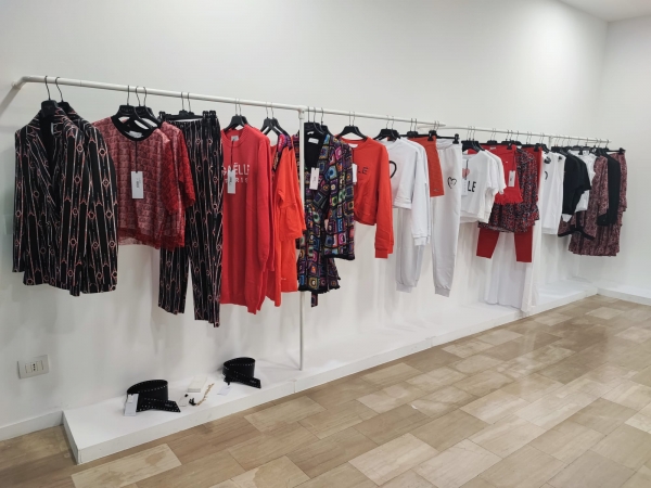 Stock abbigliamento donna firmato Gaelle P/E