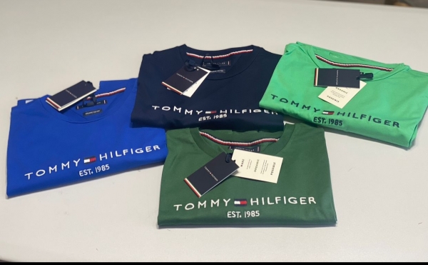 T-shirt tommy hilfiger prima linea collezione 2023