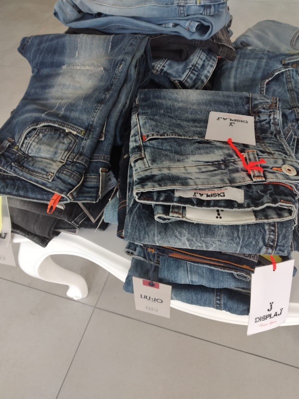 Stock Jeans uomo LIUJO, DISPLAJ, A/I rif. TV6064