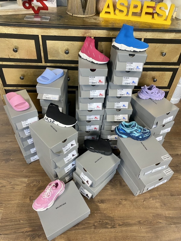 stock Balenciaga Kid