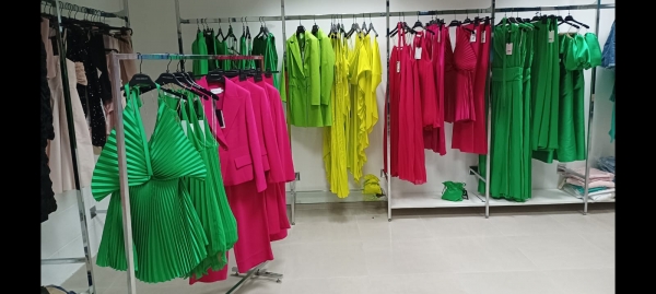 lotti a stock cerimonia donna firmati SIMONA CORSELLINI PE23