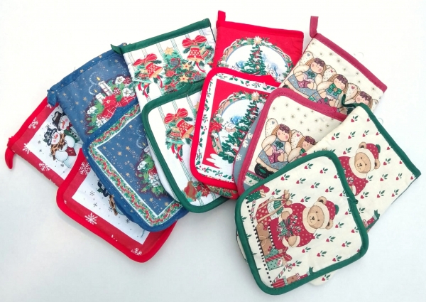 Set guanto forno con presina per cucina con decoro natalizio.